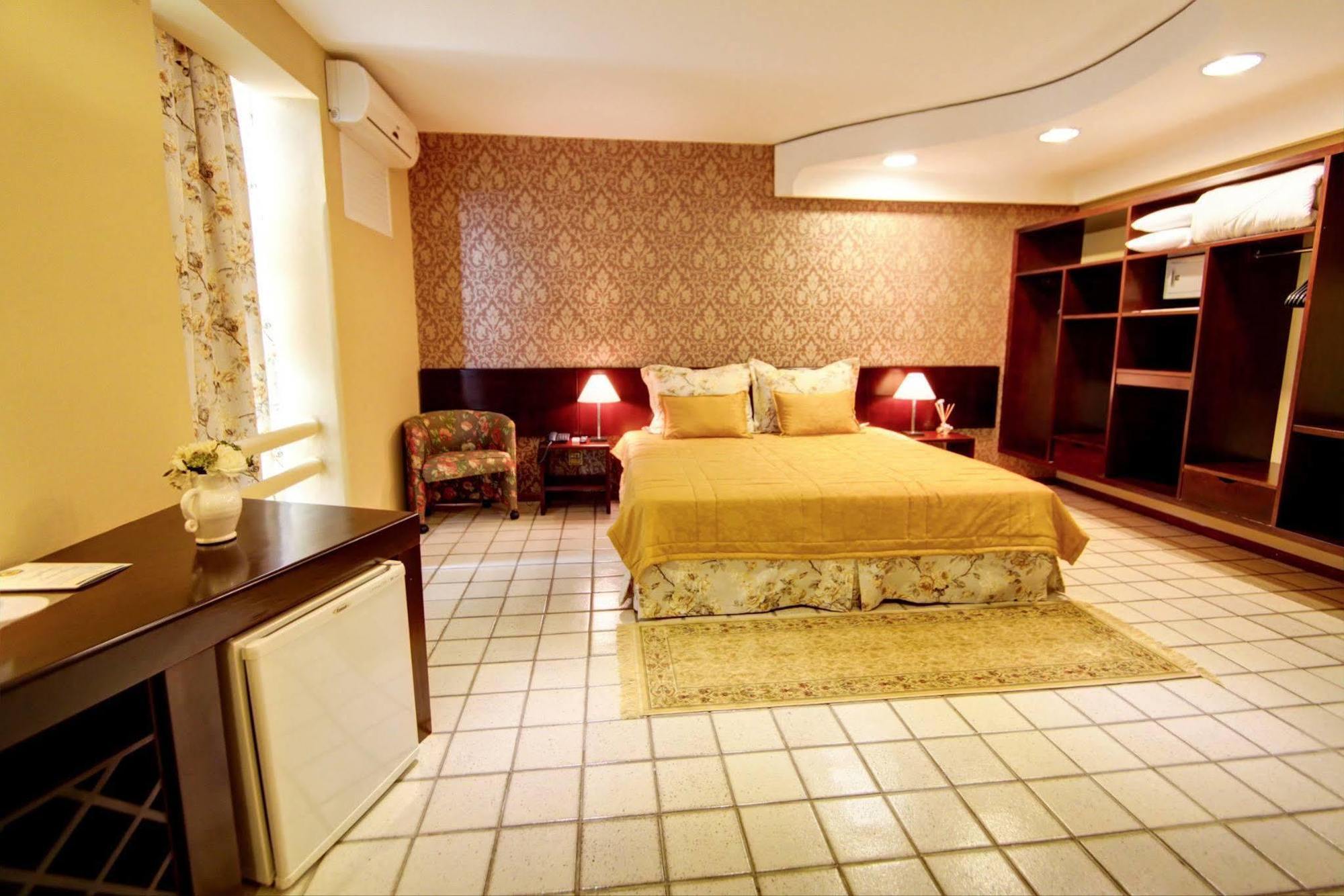 Hotel Falls Galli